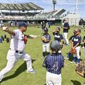 栃木・真岡に往年のプロ野球選手が集結　堀内さん、辻さんら20人が小中学生を指導