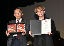 ｔａｔｓｕｙａさん、かぬまふるさと大使に　市出身ピアニスト