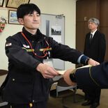 側溝から人の手...　驚いて近づいた郵便局員、高齢女性を保護　栃木署が…
