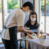 時間がかかっても大丈夫　吃音の若者が接客　「注カフェ」栃木県で初開催