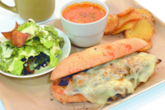 SAKASALIGHT SANDWICHES（サカサライトサンドウィッチーズ）(宇都宮　SAKASALIGHT SANDWICHES（サカサライトサンドウィッチーズ）フィリーチーズステーキサンド)フィリーチーズステーキサンド