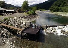 残暑に涼求め 落ちアユのシーズン　鹿沼