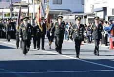消防団員など ５００人行進