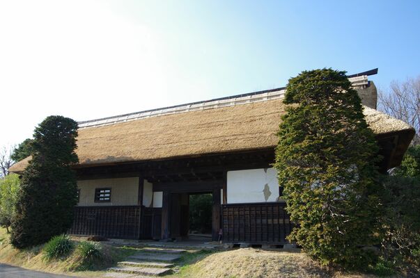 濱田窯長屋門＝益子町益子
