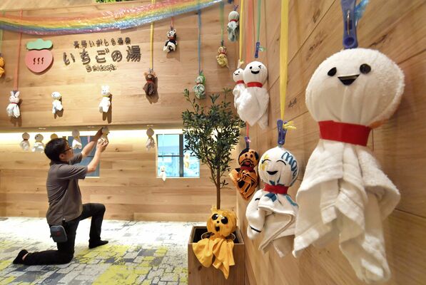 おふろｃａｆｅに飾られたてるてる坊主
