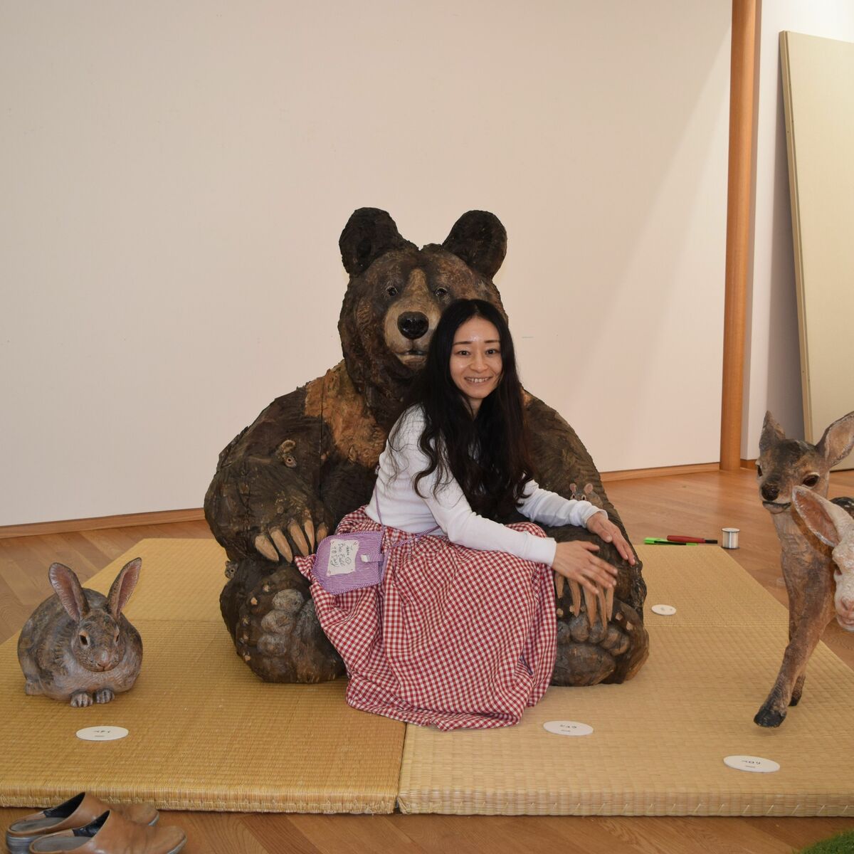 木彫りに宿る生命力 「はしもとみお展－時を刻むいきものたち－」 小杉