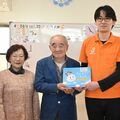 性被害から子どもを守りたい ボランティア団体が啓発絵本を施設に寄贈 足利