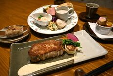 迫力厚切り 広がるうまみ　和豚もちぶたロースソテー　ビストランテ ボヌ…