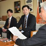 バックス、来季へ飛躍誓う　セルジオ社長らが知事表敬