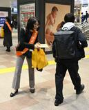 児童虐待防止 小山駅で啓発