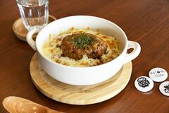 【食べた？】チーズと絶妙のバランス　焼きカレーハンバーグ　ＢＡＴＯＷＬ Ｃａｆｅ（バトールカフェ）（那珂川）
