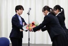 佐藤駿、母校の埼玉栄高を訪問