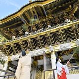 世界遺産・日光東照宮ですす払い　新年に向け社殿さらに美しく