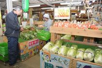 都賀生出宿（おいでじゅく）農産物直売所　ＪＡしもつけ　生産者の顔見える人気店