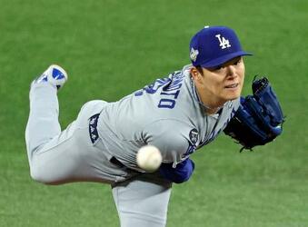 山本先発、四回まで1失点