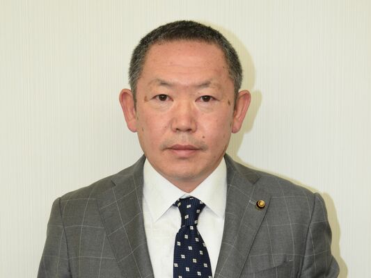 小川亘氏