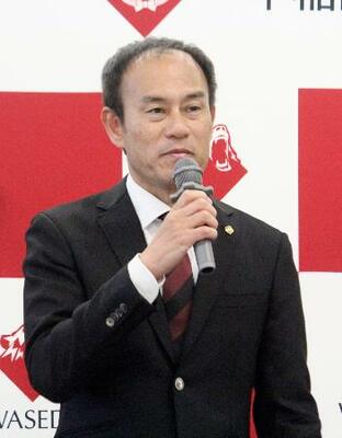 東京箱根間往復大学駅伝への意気込みを語る、早大の花田勝彦監督=13日、埼玉県所沢市