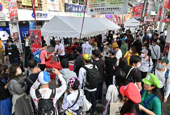 自転車ファンでにぎわうオリオン通り