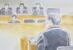 判決理由を聞く桂田精一被告。後列中央は裁判長(代表法廷イラスト)