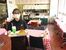 「ゆったりとくつろいで」と店長の佐川さん
