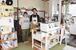 ケーキ作りを担当する古田土有理さんとコーヒーを入れる和也さん夫妻