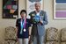 福田知事に金メダルを報告した石坂さん（左）＝18日午前、県庁