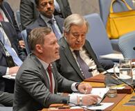 ホルムズ海峡の開放要求相次ぐ