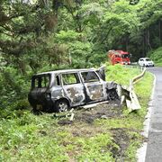 ガードレールに衝突か　男性が重体　那須烏山