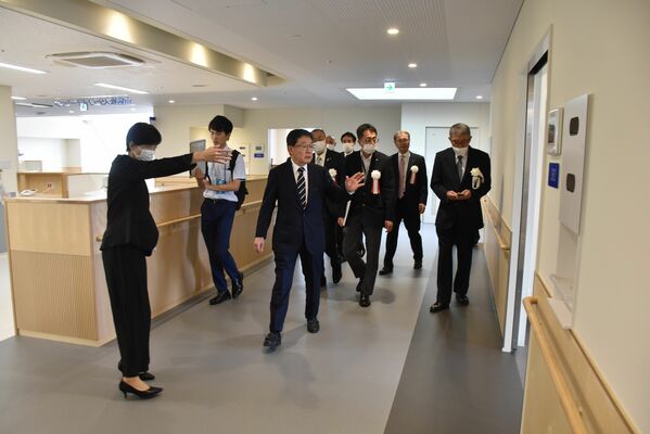 式典後に開かれた新病棟の内覧会