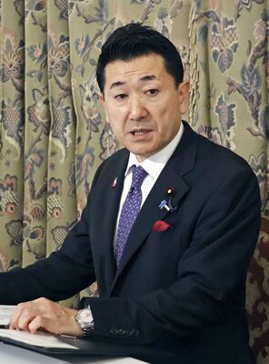 閣議後の記者会見で、匿流や「闇バイト」の危険性を訴える赤間国家公安委員長＝５日午前、国会