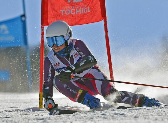 成年女子Ａで初優勝した横尾（日大）＝ハンターマウンテン塩原