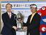 初優勝を飾った宮本（右）＝イーストウッドＣＣ