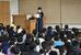 交通安全の決意を読み上げる児童ら＝15日午前、鹿沼市樅山町