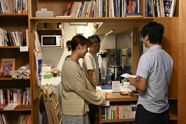店員との会話も楽しみながら、本に出合うことができそうだ