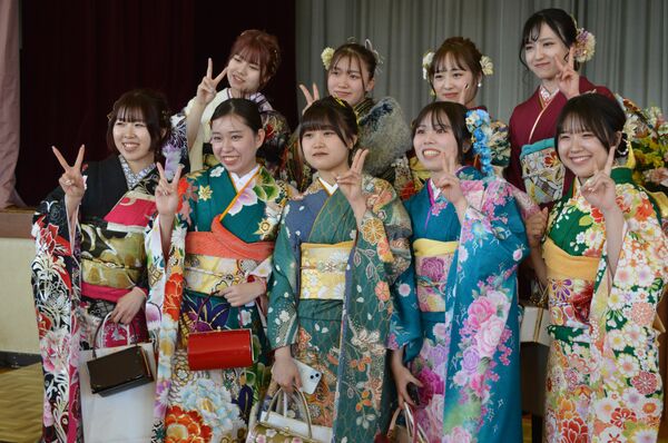 級友と二十歳の節目を祝った参加者