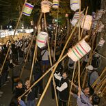 提灯付けた竹ざお、激しくぶつけ合う　野木神社の奇祭「提灯もみ」　５年ぶ…
