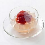 新しい名物に　いちごミルクあんみつ発売　老舗の若手経営者がコラボ　日光