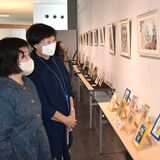 那須塩原で押し花作品展　講師と生徒の60点　市交流センターで22日まで