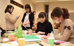 女性目線で上三川ＰＲ　若手町職員業務外で活動　顔出しパネルなど製作