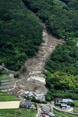 台風７、８号で列島大雨続く