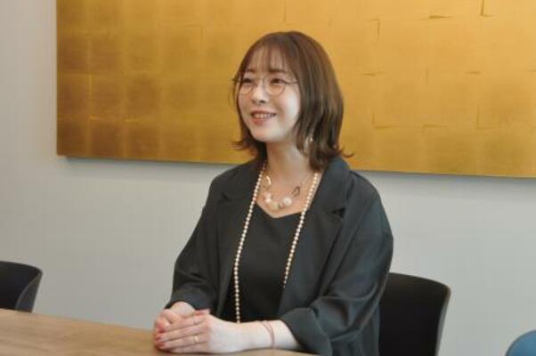 インタビューに応える内山夕実=2026年3月、東京都港区で撮影