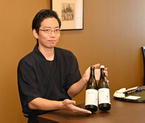 光雲荘の「那々　清流」（右）と湯守田中屋の「那々　渓谷」＝塩原温泉の光雲荘