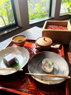 　「青山紅谷」の和菓子＝東京都港区