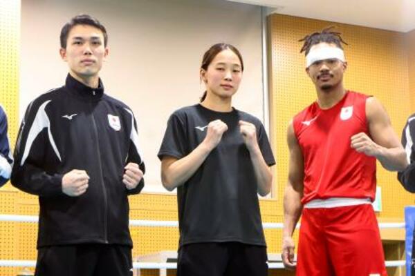 愛知・名古屋アジア大会代表に決まった(右から)岡沢セオン、田口綾華、北本隼輔=味の素ナショナルトレーニングセンター