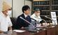 閉廷後、記者会見する原告代理人の牧野裕貴弁護士(中央)と原告=2日午前、東京・霞が関の司法記者クラブ