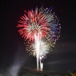 里山の夜空に大輪2500発　那須　花火大会にぎわう　「山と田んぼに囲ま…