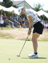 岩井明６５、３打差２位
