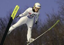 丸山2回目伸びず4位