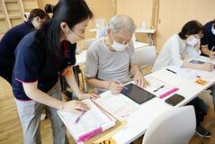 認知症の予防へ 難聴を早期発見