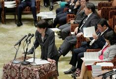 首相「苦手な女」表現使わない